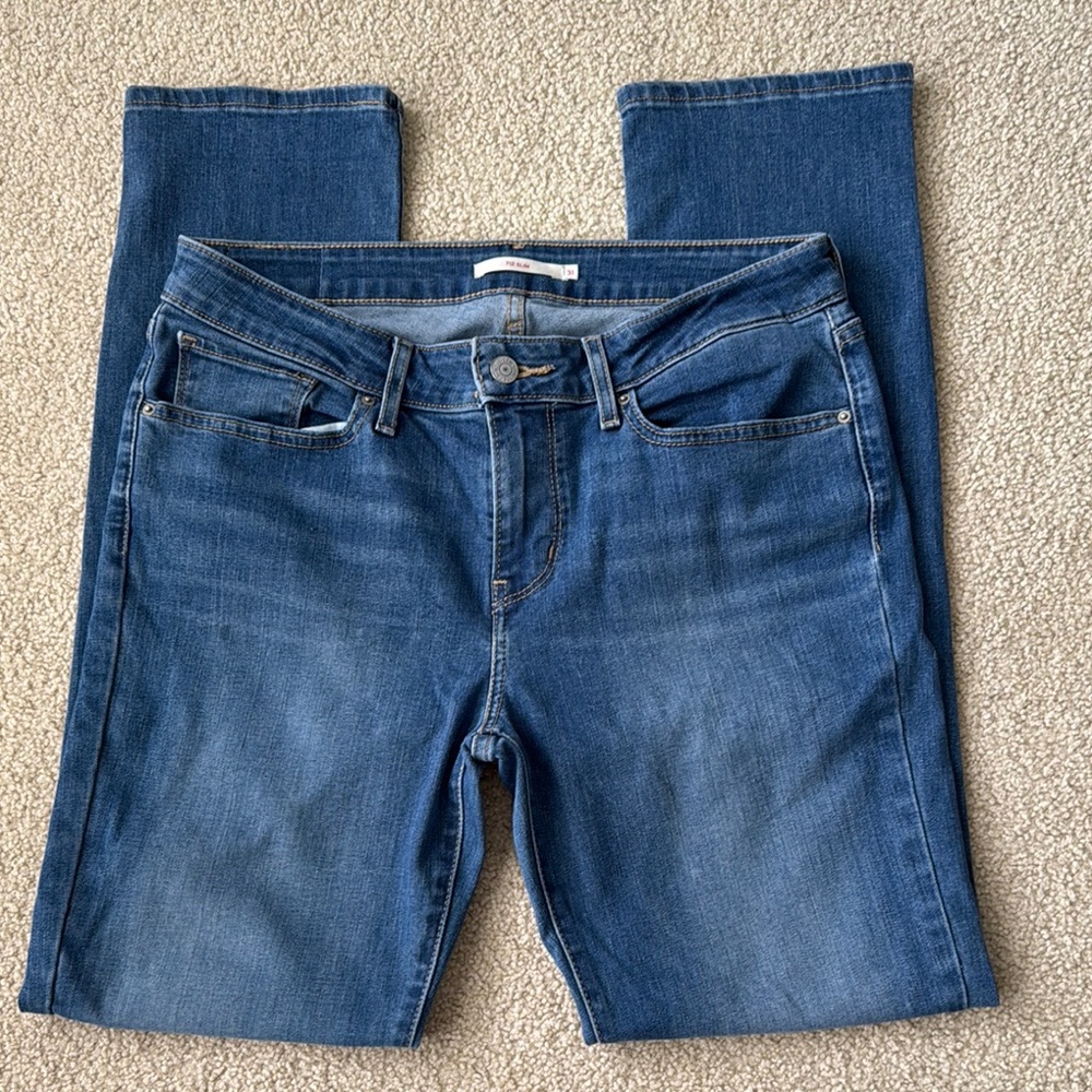 Levi's Blue Skinny Jeans with Subtle Fading